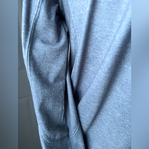 Basketball Lips Print Gray Shirt - Picture 6 of 6